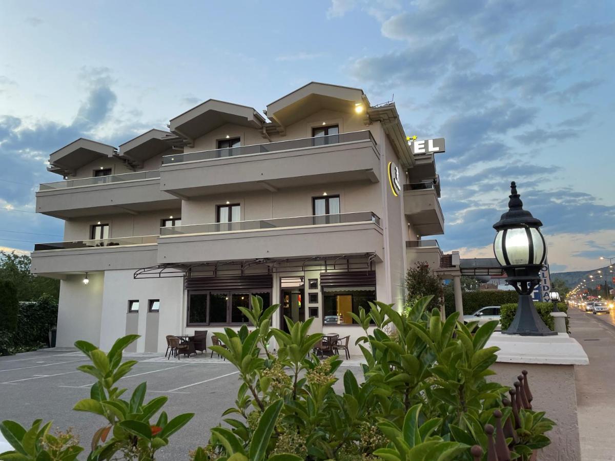 Hotel Holiday Podgorica Exterior photo