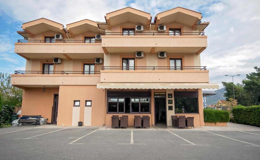 Hotel Holiday Podgorica Exterior photo